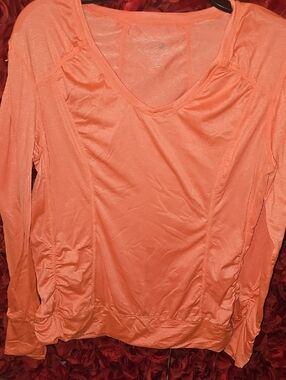 Tangerine Women's Coral V-Neck Shiny Active Long Sleeve Top Size Large